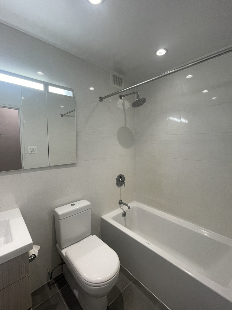425 East 80th Street - Photo 3