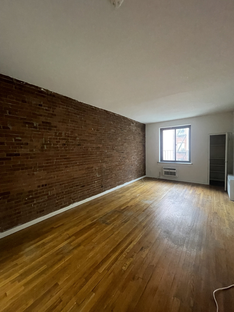 425 East 80th Street - Photo 0