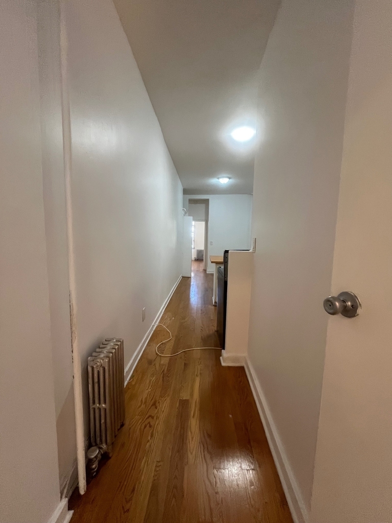 369 Menahan Street - Photo 5