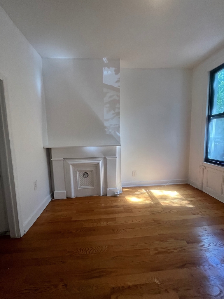369 Menahan Street - Photo 1
