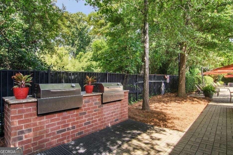 100 Ladson Court - Photo 10