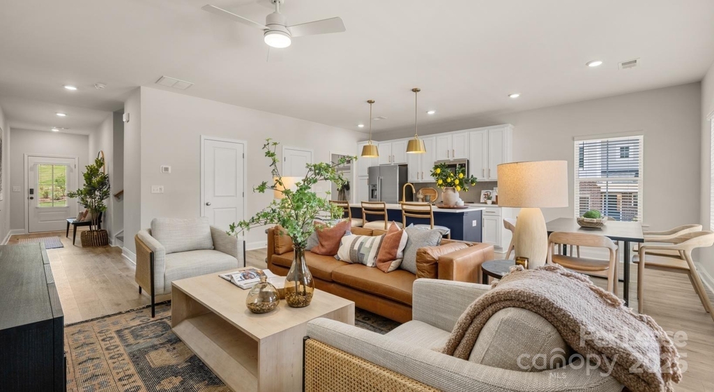 1748 Marglyn Drive - Photo 2