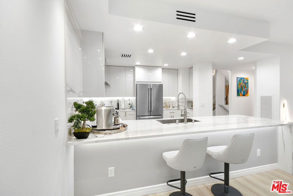 6463 Zuma View Place - Photo 15