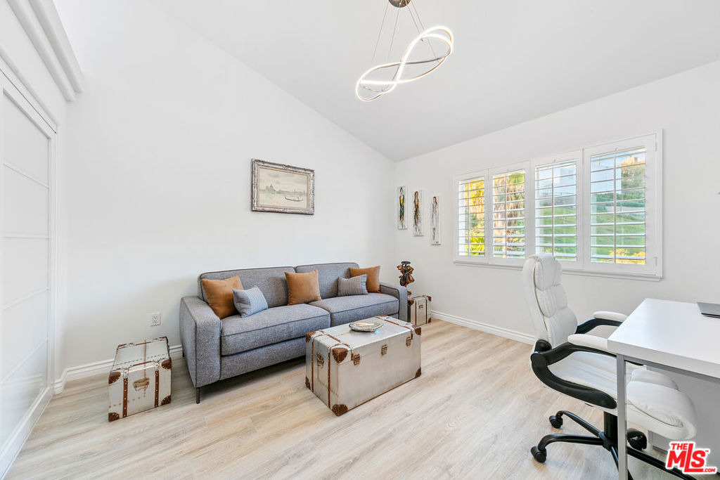 6463 Zuma View Place - Photo 31
