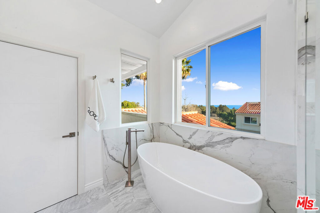 6463 Zuma View Place - Photo 28