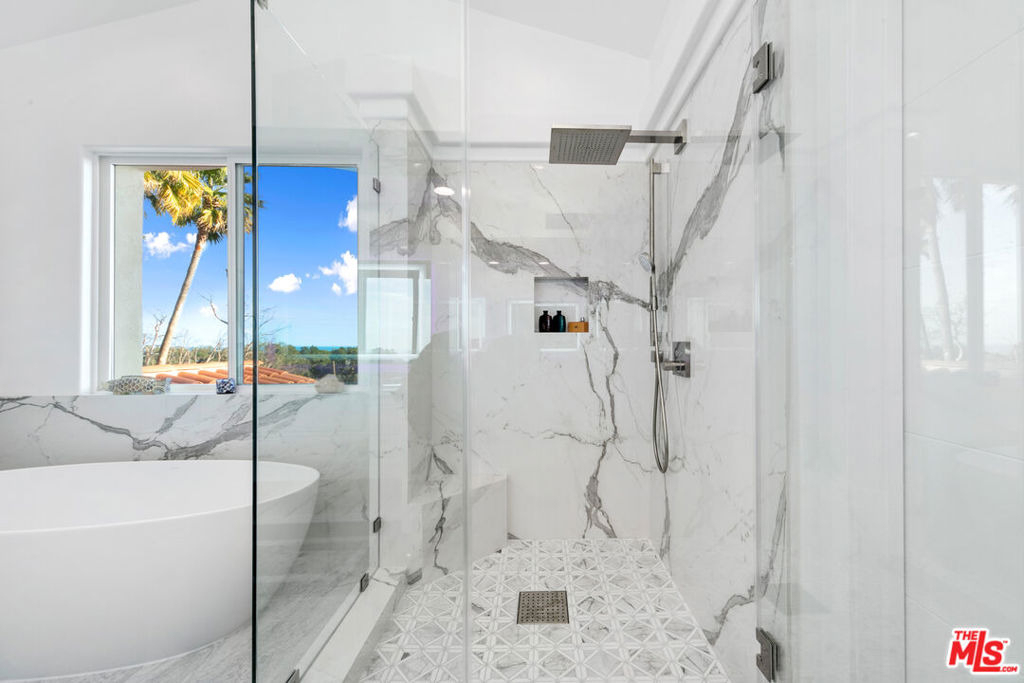 6463 Zuma View Place - Photo 27