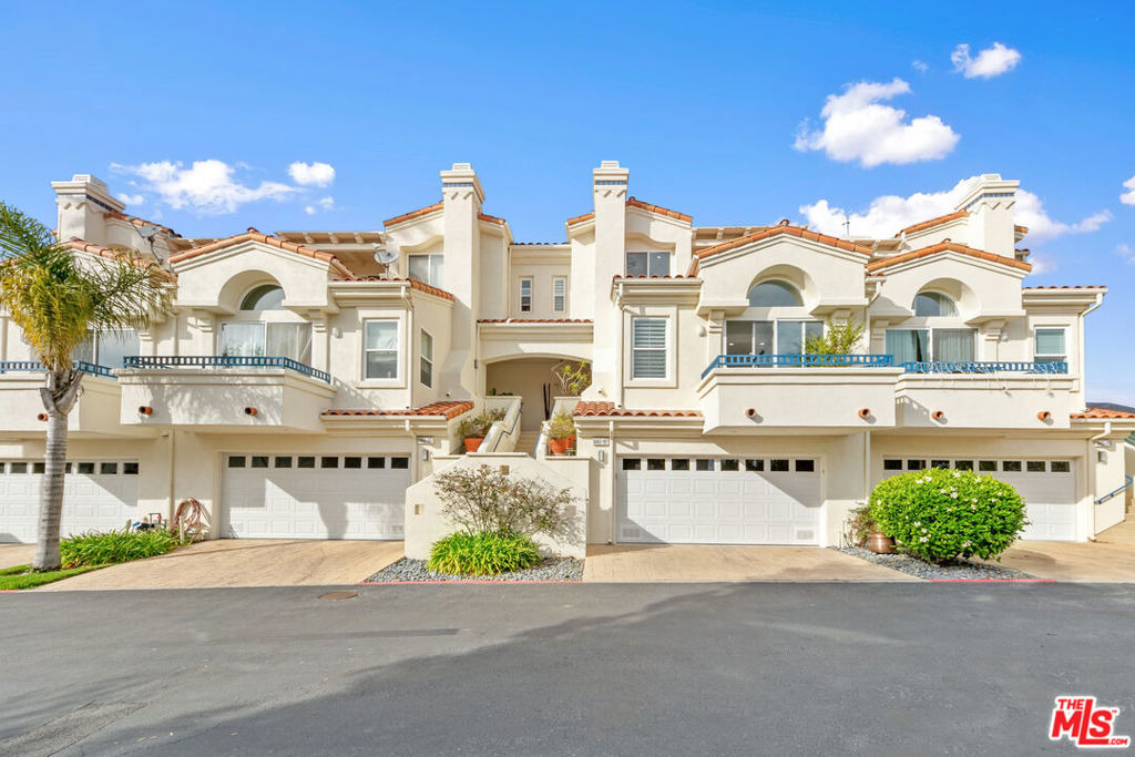 6463 Zuma View Place - Photo 4