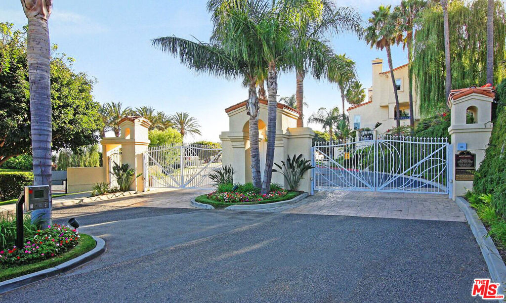 6463 Zuma View Place - Photo 3