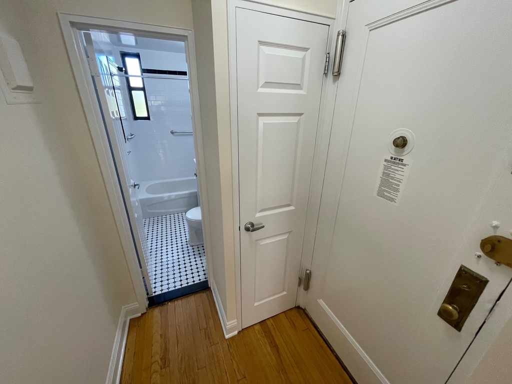 87-15 37th Avenue - Photo 15