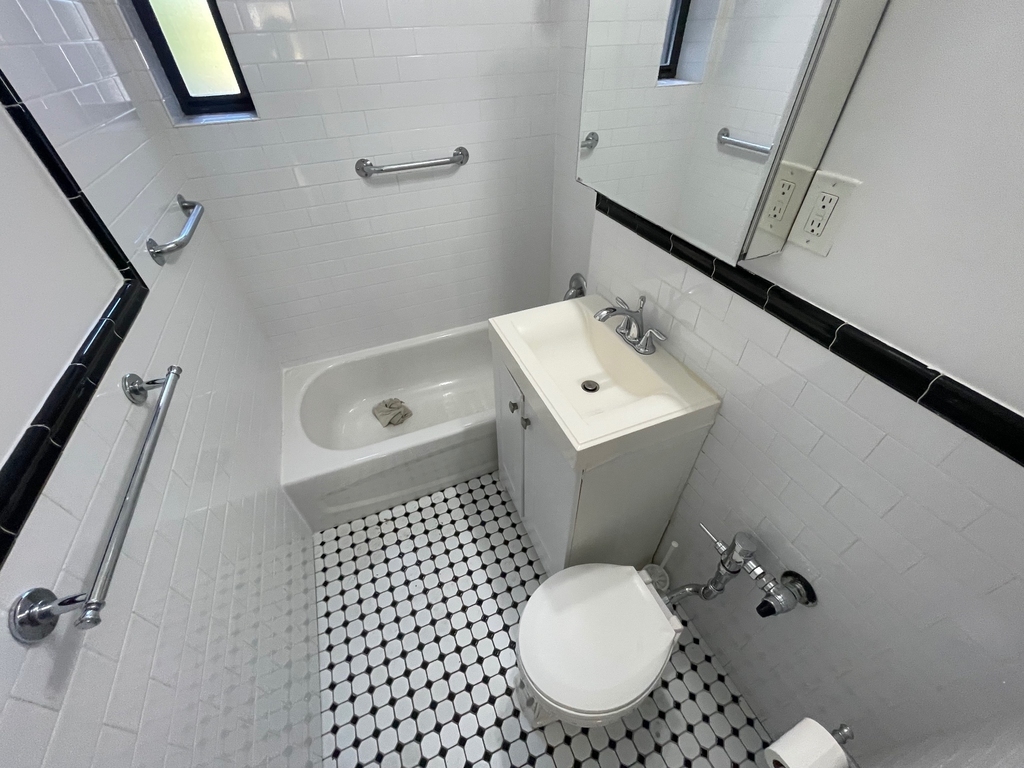 87-15 37th Avenue - Photo 16