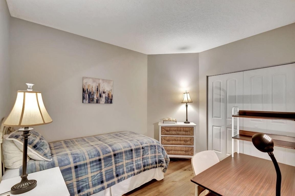 300 Uno Lago Drive - Photo 35