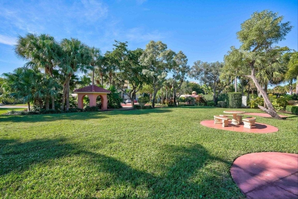 300 Uno Lago Drive - Photo 47