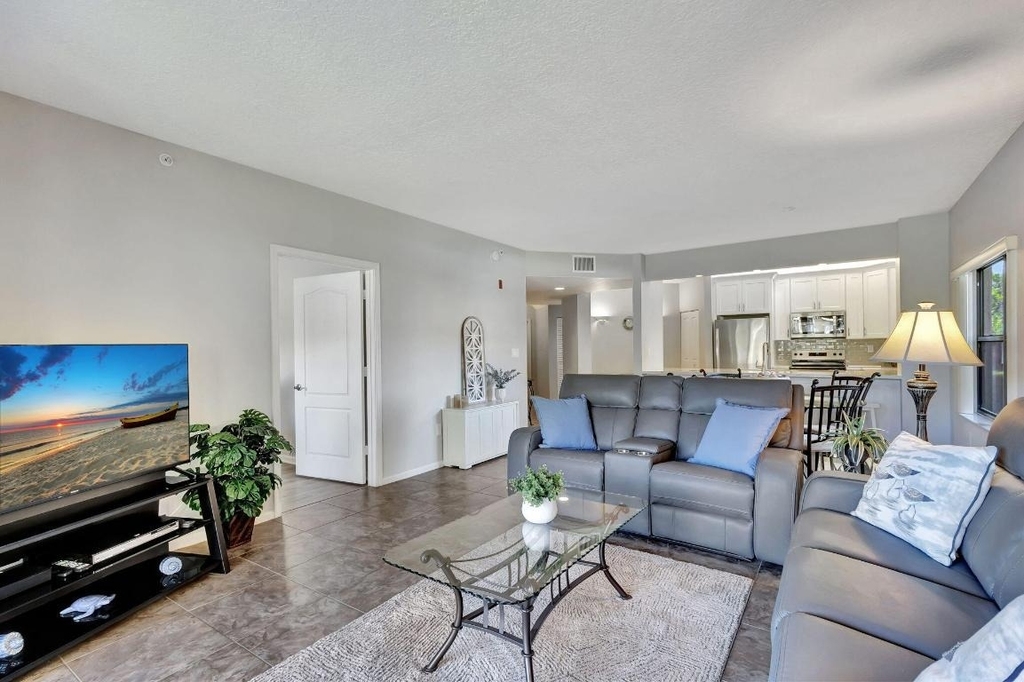300 Uno Lago Drive - Photo 19
