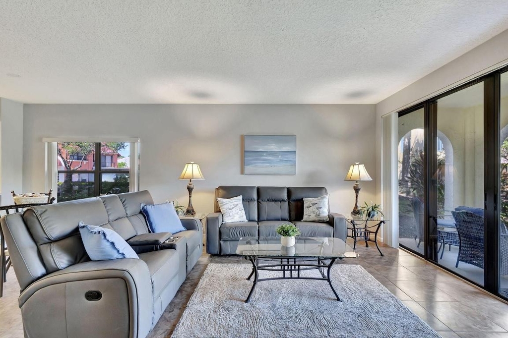 300 Uno Lago Drive - Photo 18