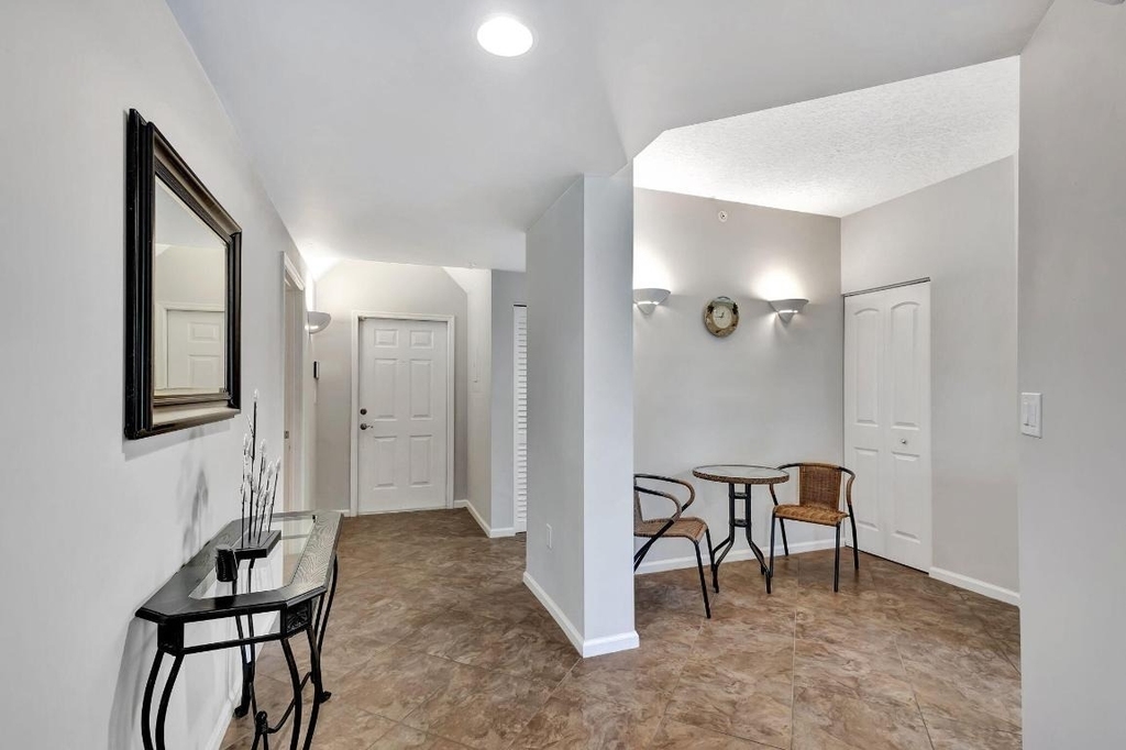 300 Uno Lago Drive - Photo 5