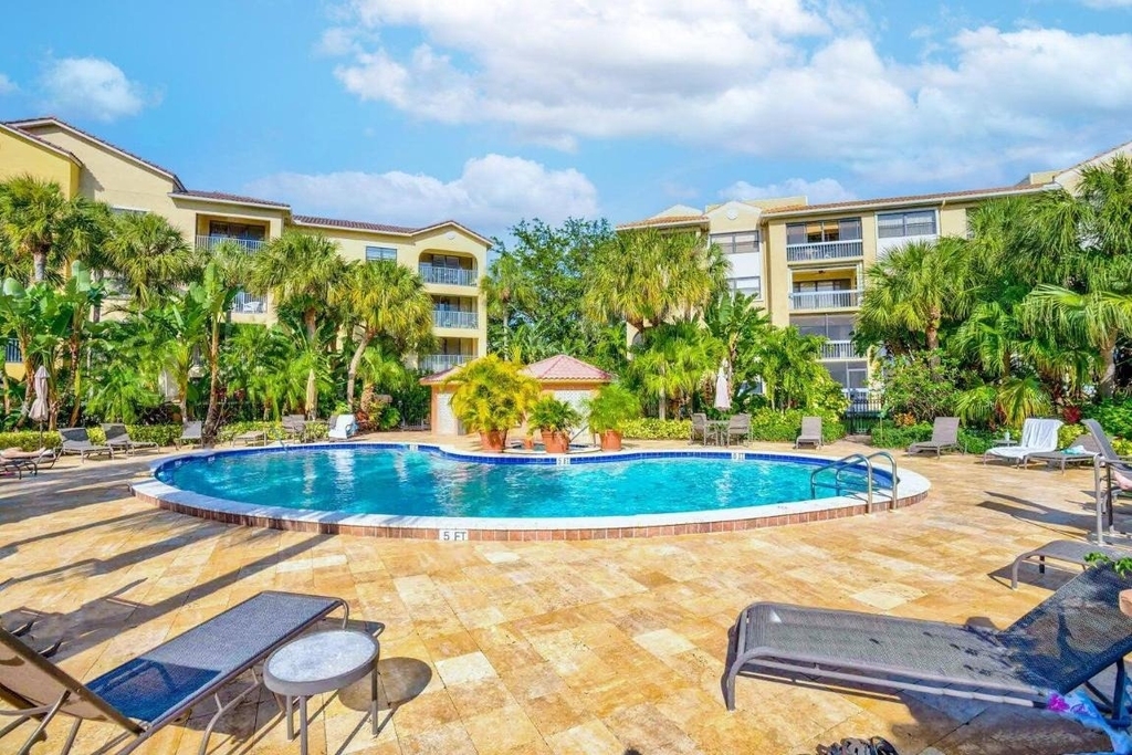 300 Uno Lago Drive - Photo 43