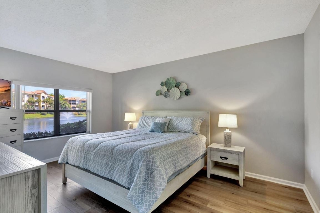 300 Uno Lago Drive - Photo 22