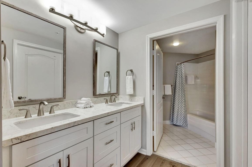 300 Uno Lago Drive - Photo 26