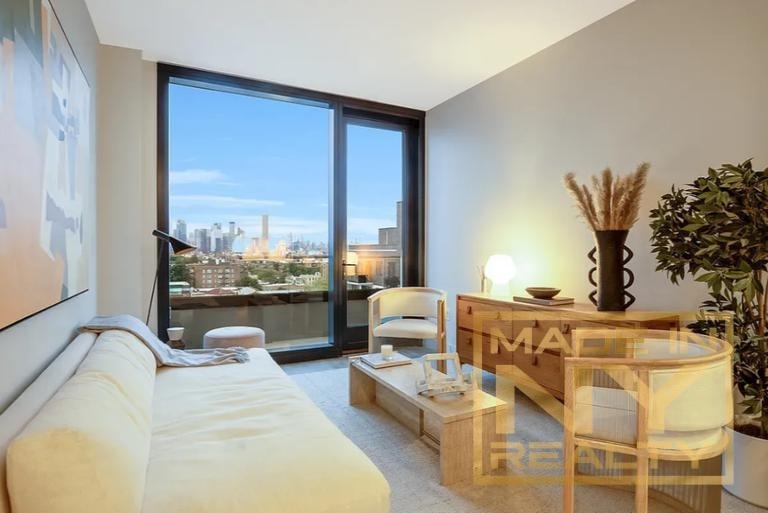 52nd St - Photo 1