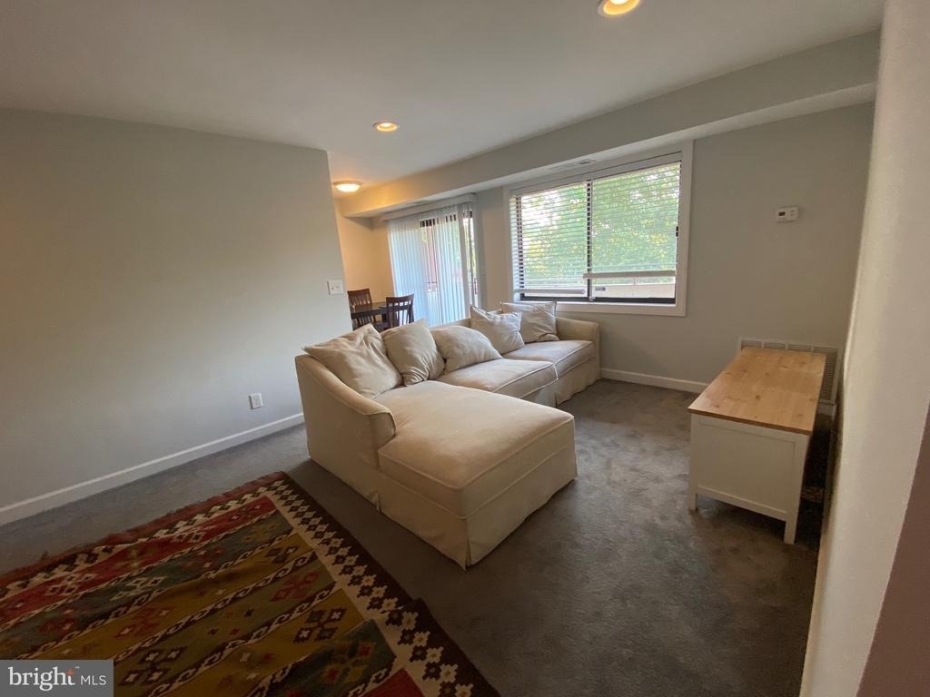 6437 Richmond Highway - Photo 19