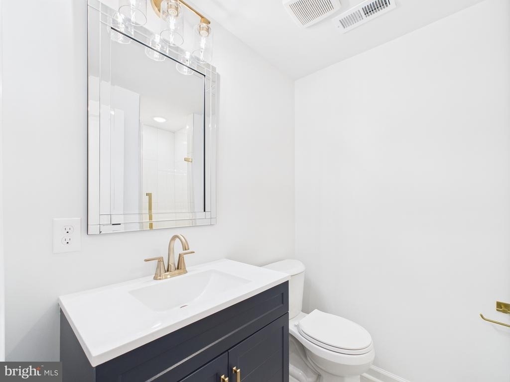 1320 S Grove Street - Photo 4