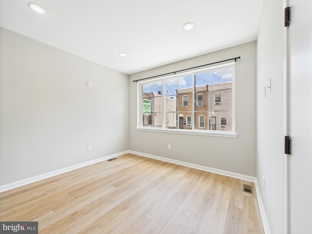 1320 S Grove Street - Photo 13