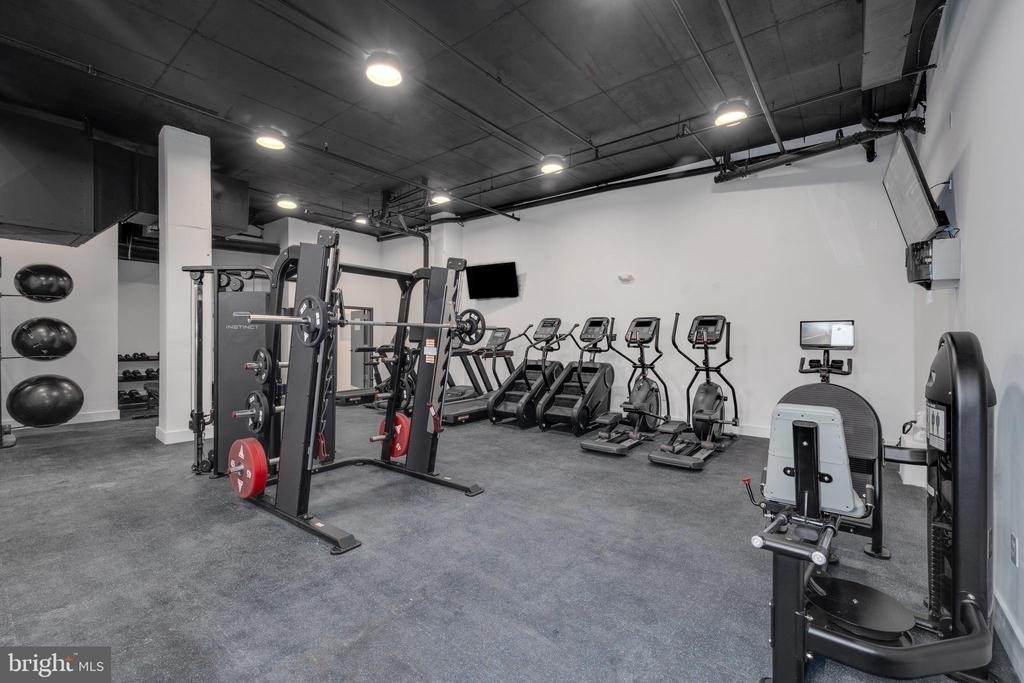 2400 E Huntingdon Street - Photo 12