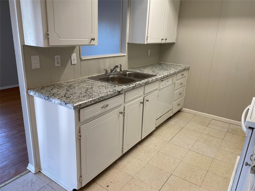 1053 Linde Ave - Photo 3