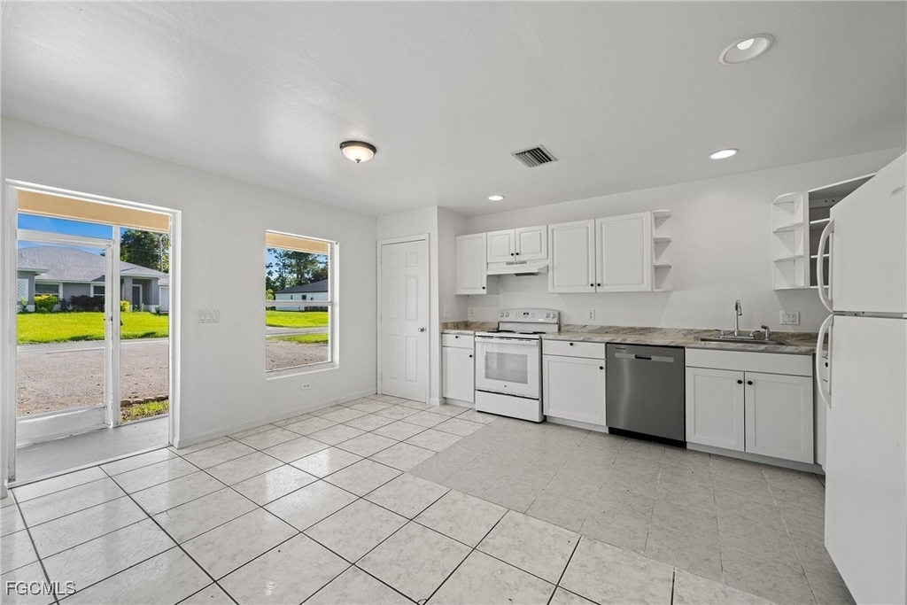 4735 30th Street Sw - Photo 7