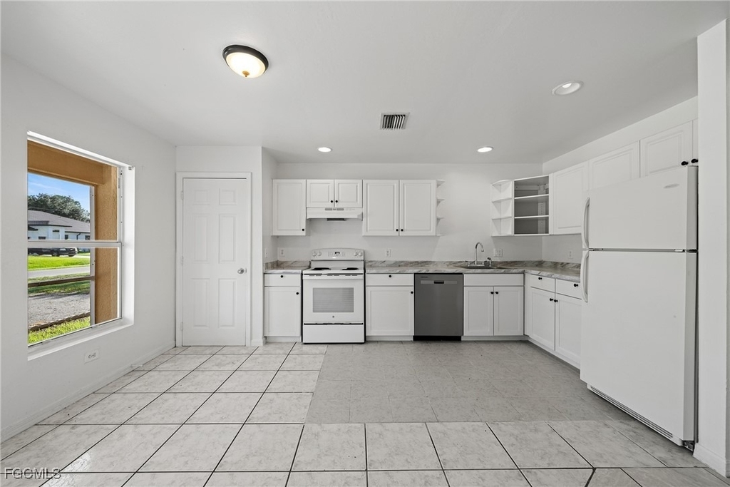 4735 30th Street Sw - Photo 4