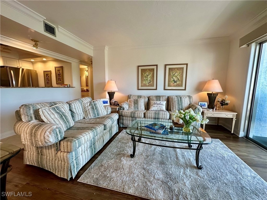 555 Park Shore Drive - Photo 9