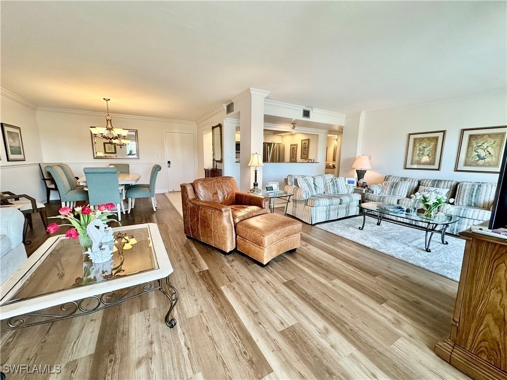 555 Park Shore Drive - Photo 3