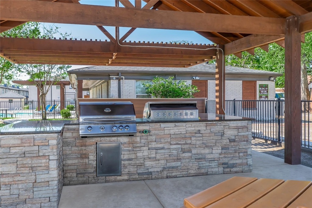 1515 Campbell Road - Photo 3
