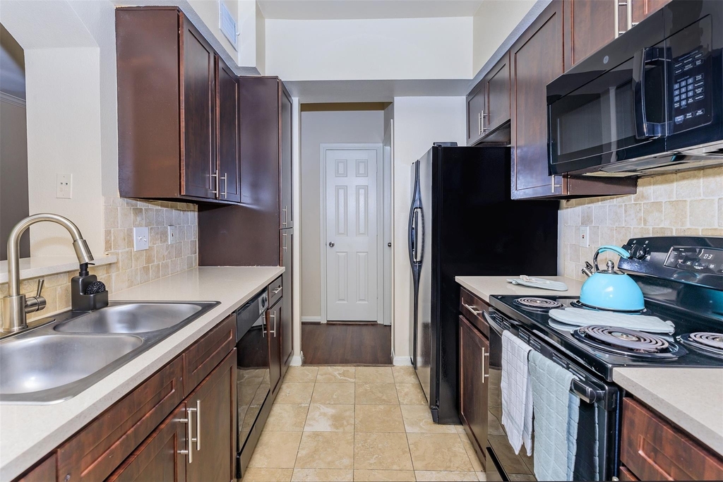 5510 S Rice Avenue - Photo 0
