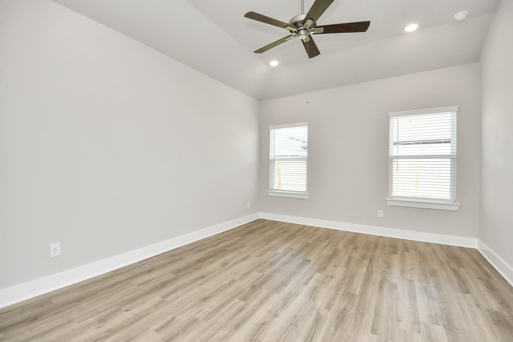 21034 Shore Oak Drive - Photo 7