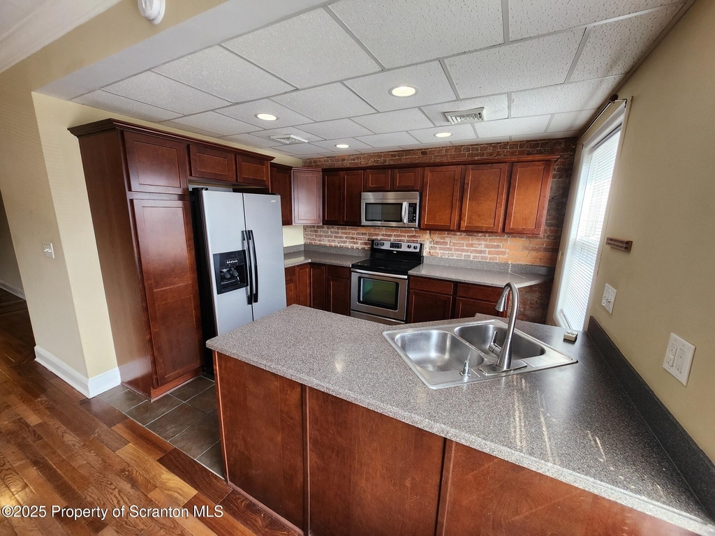 98 N Franklin Street - Photo 6