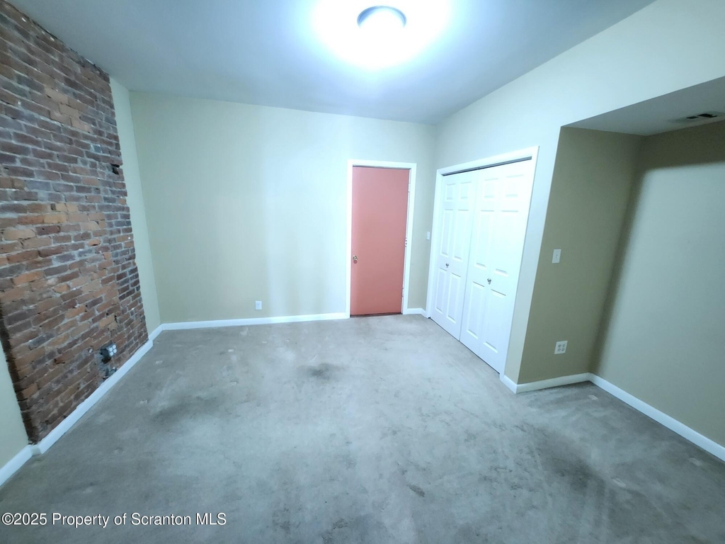 98 N Franklin Street - Photo 18