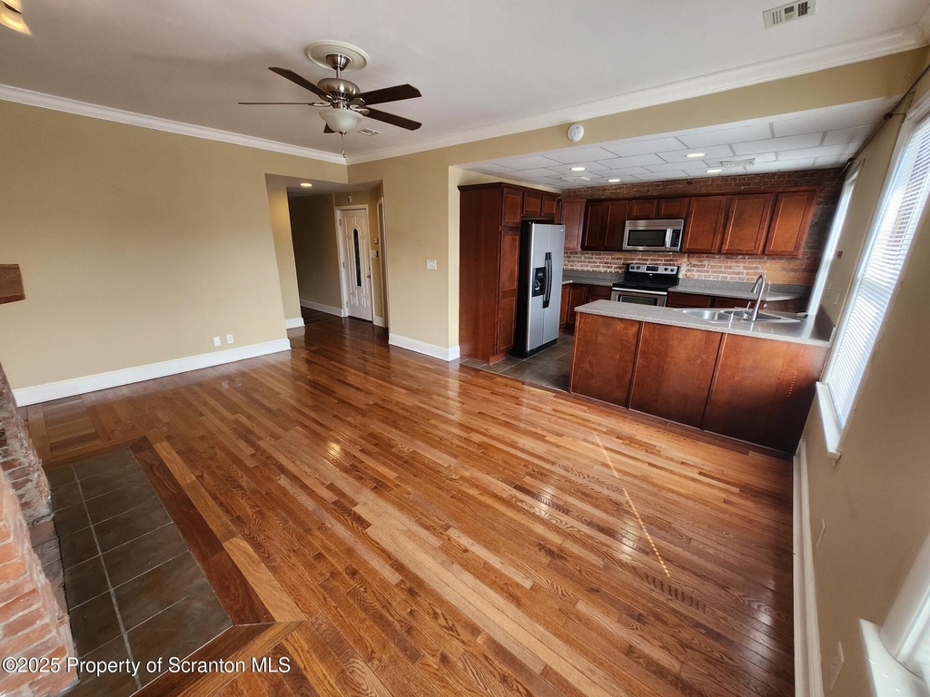 98 N Franklin Street - Photo 5