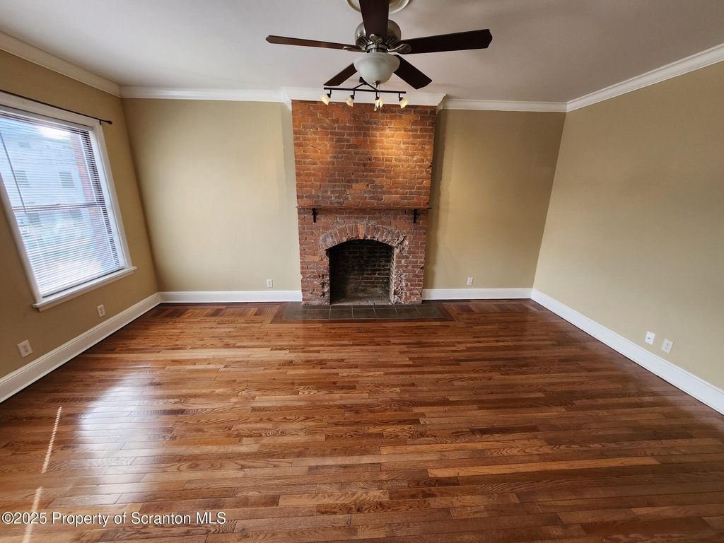 98 N Franklin Street - Photo 3