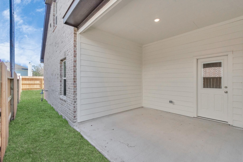 21003 Bay Village Drive - Photo 5