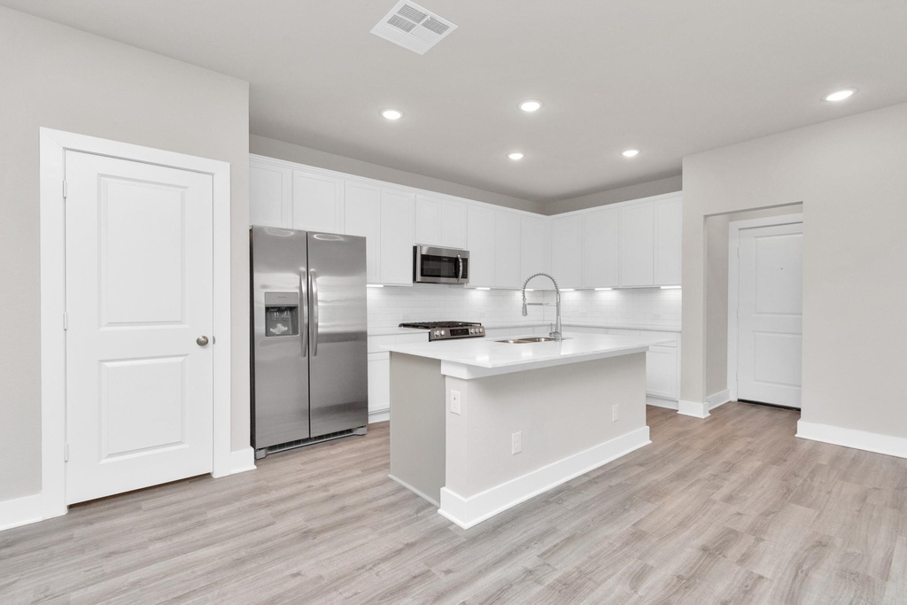 21003 Bay Village Drive - Photo 2