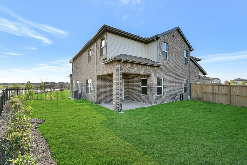 21047 Bay Village Drive - Photo 7