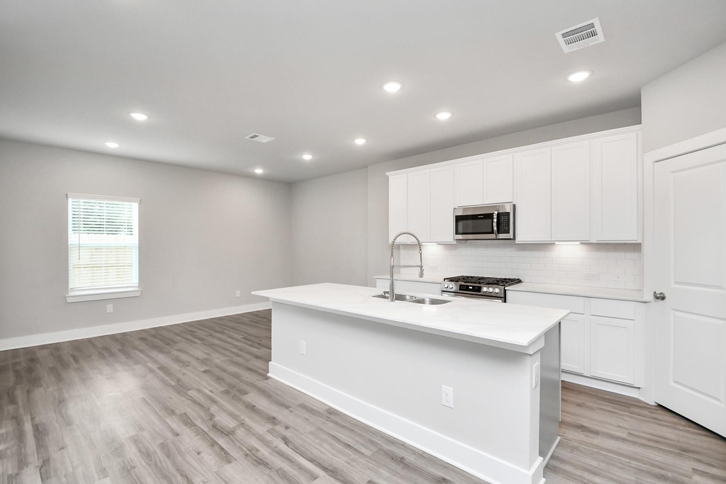 21047 Bay Village Drive - Photo 3