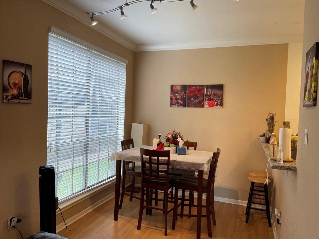8055 Cambridge Street - Photo 4