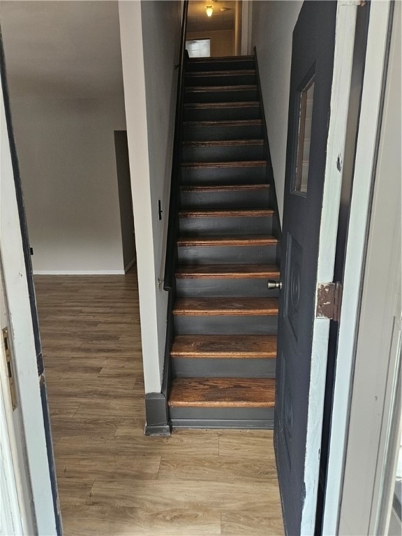 537 6th St - Photo 1