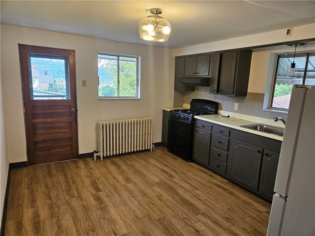 537 6th St - Photo 11