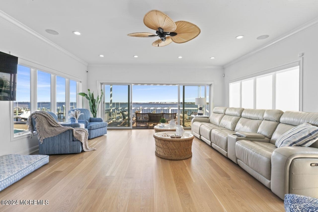 1 Pershing Boulevard - Photo 13