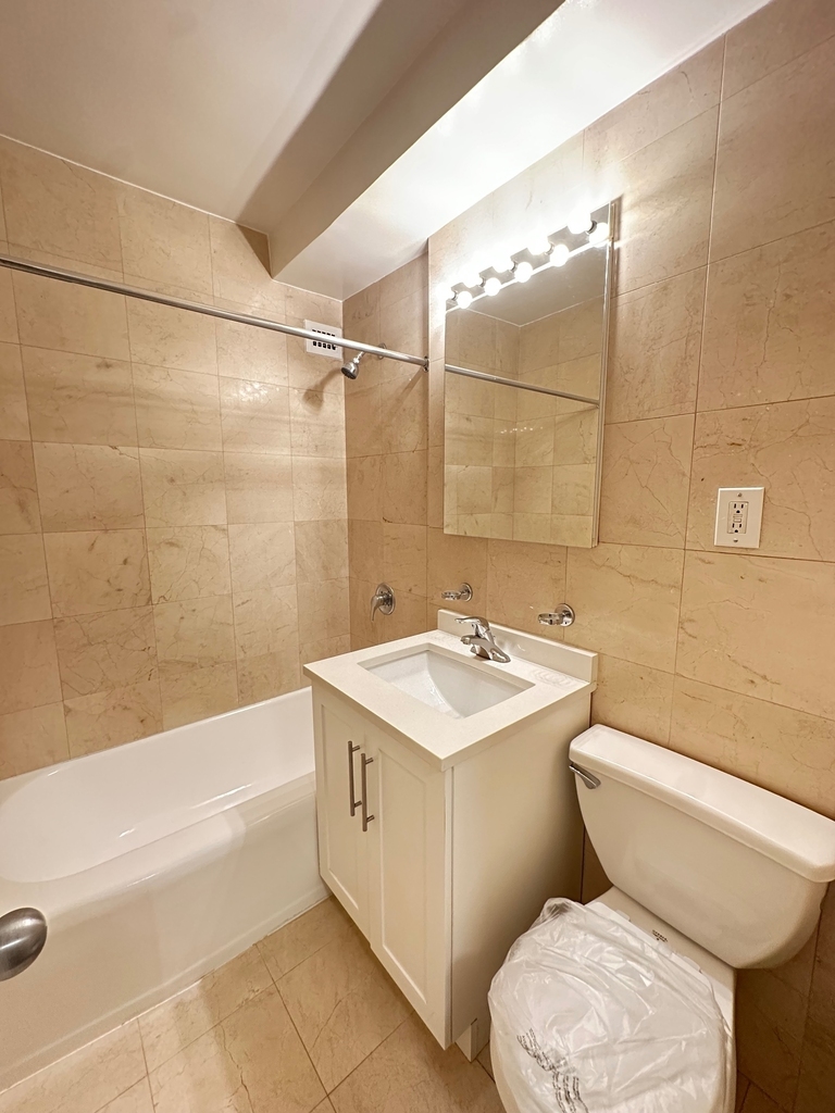 435 East 79th Street - Photo 3