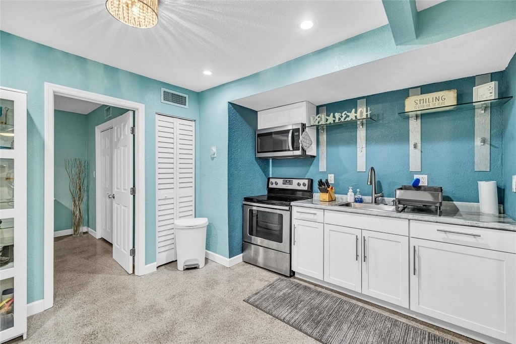 1715 Ne 11th Street - Photo 14