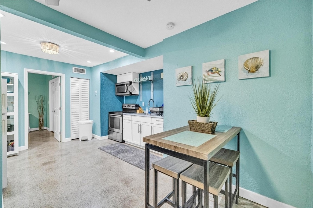 1715 Ne 11th Street - Photo 9